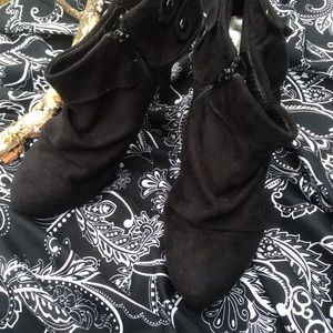 Voltage Faux suede Booties Size 8.5